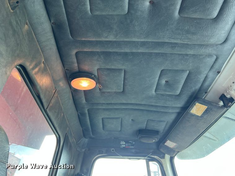 image for item DS2434 1994 White GMC WG  dump truck