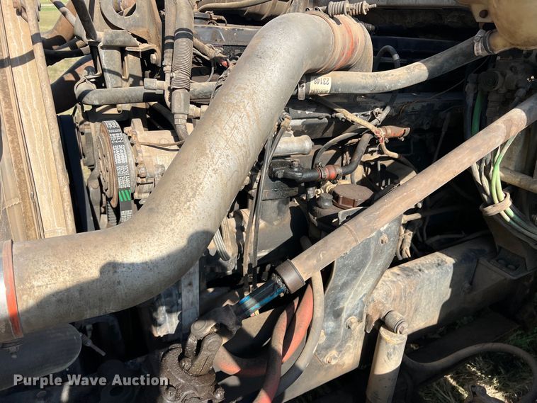 image for item DS2434 1994 White GMC WG  dump truck