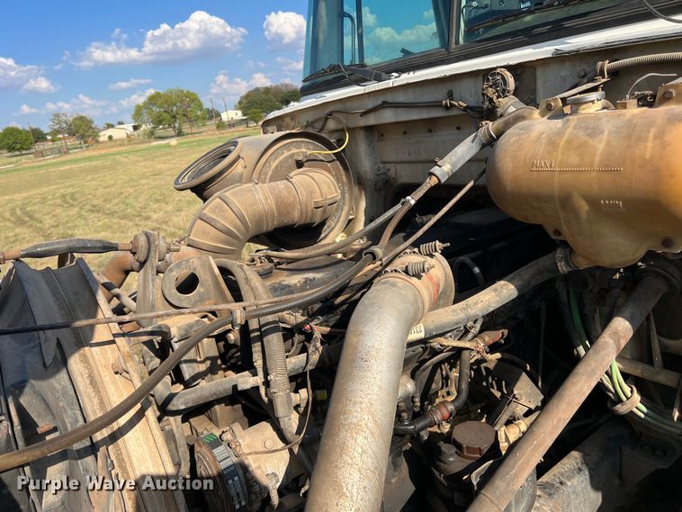 image for item DS2434 1994 White GMC WG  dump truck