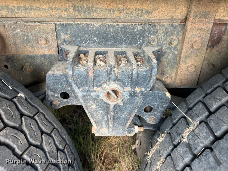 image for item DS2434 1994 White GMC WG  dump truck