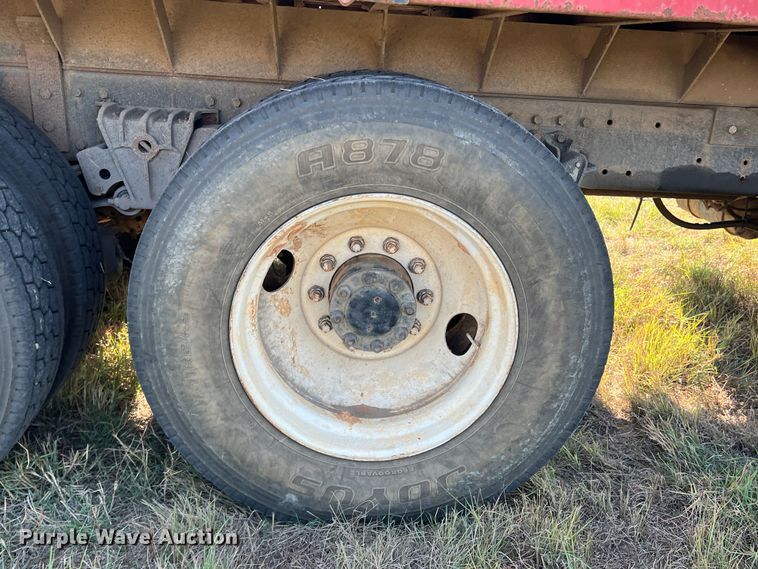 image for item DS2434 1994 White GMC WG  dump truck