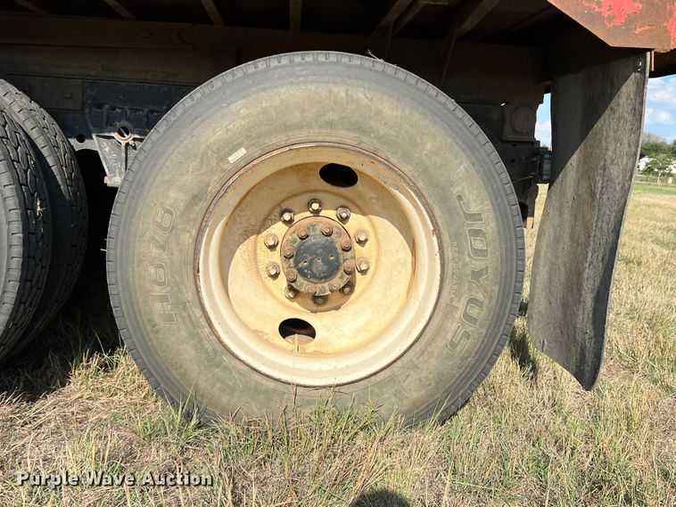 image for item DS2434 1994 White GMC WG  dump truck