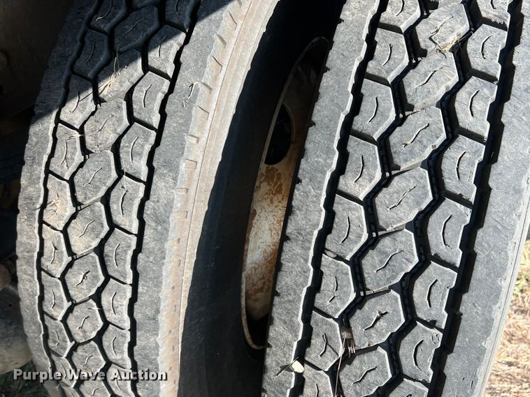 image for item DS2434 1994 White GMC WG  dump truck