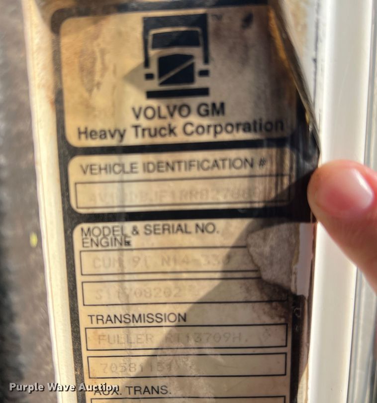 image for item DS2434 1994 White GMC WG  dump truck