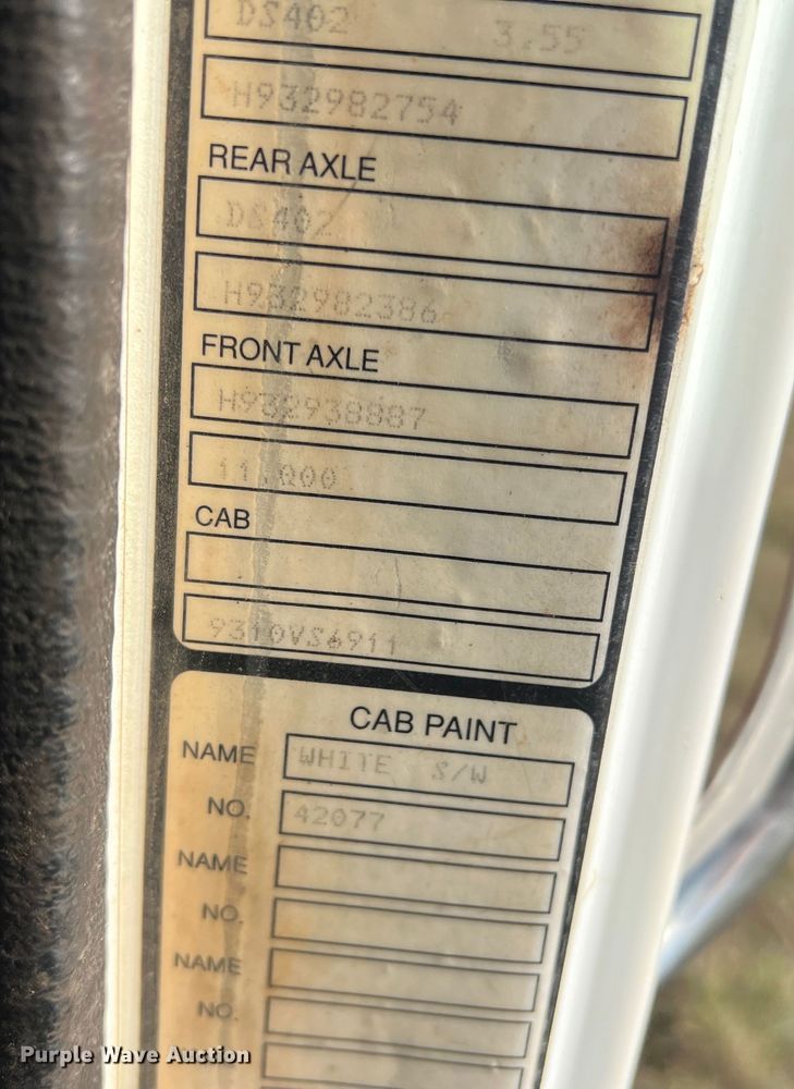 image for item DS2434 1994 White GMC WG  dump truck