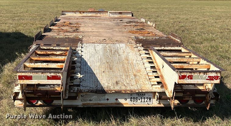 image for item DS2435 2008 Southwest Goosneck PHD2498222EA  equipment trailer