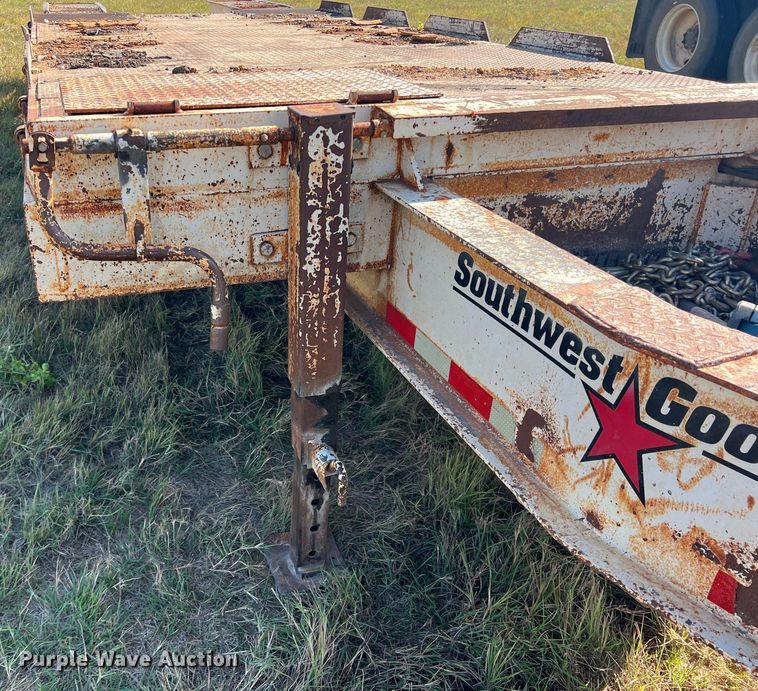 image for item DS2435 2008 Southwest Goosneck PHD2498222EA  equipment trailer