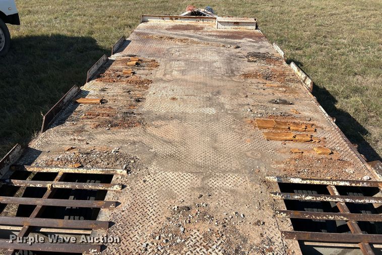 image for item DS2435 2008 Southwest Goosneck PHD2498222EA  equipment trailer