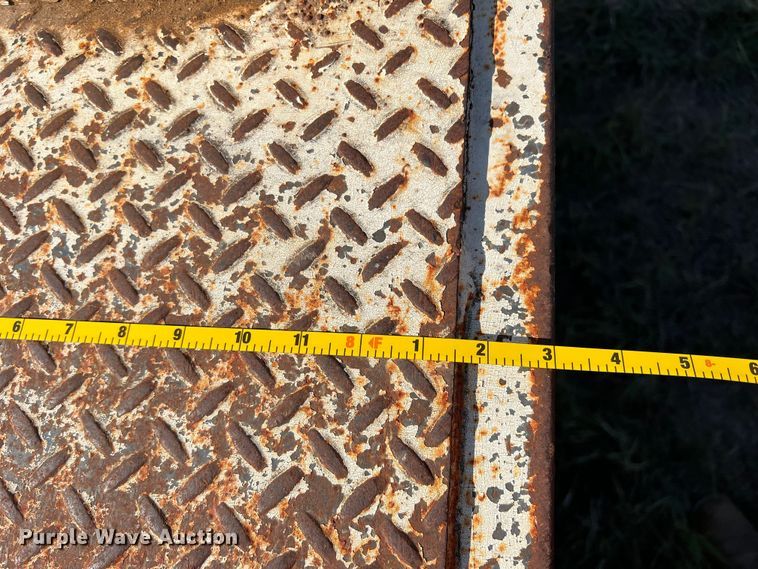 image for item DS2435 2008 Southwest Goosneck PHD2498222EA  equipment trailer