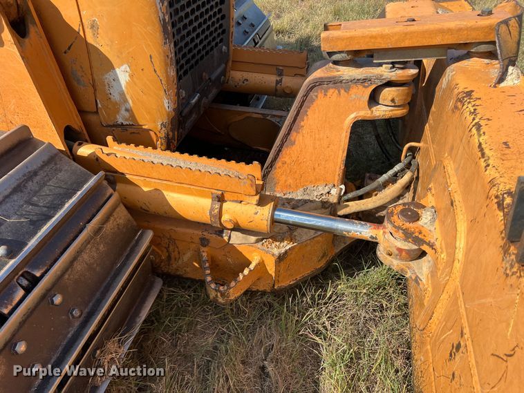 image for item DS2436 Case 650L LGP  dozer