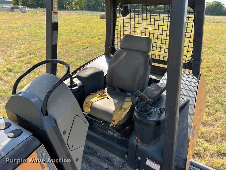 image for item DS2436 Case 650L LGP  dozer