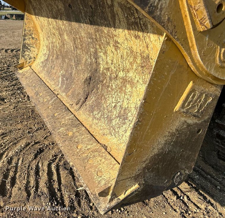 image for item DV1016 2018 Caterpillar 953K  track loader