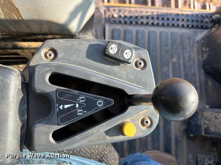 image for item DV1016 2018 Caterpillar 953K  track loader