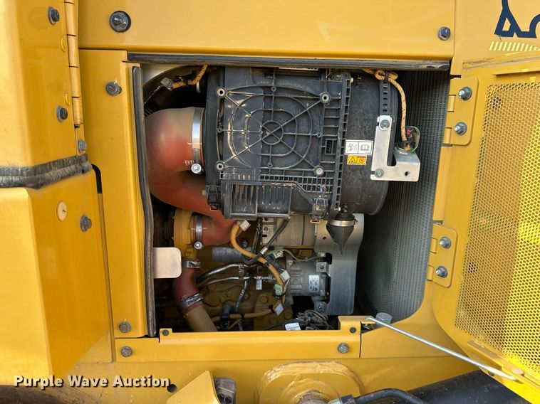 image for item DV1016 2018 Caterpillar 953K  track loader