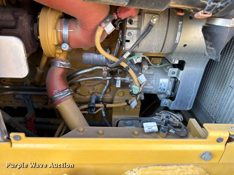 image for item DV1016 2018 Caterpillar 953K  track loader