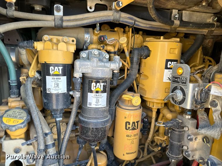 image for item DV1016 2018 Caterpillar 953K  track loader