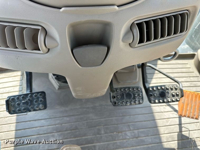 image for item DV1017 2020 John Deere 6155R  MFWD tractor