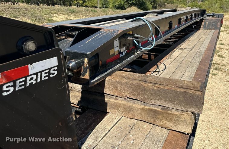 image for item DV1020 2004 Trail King TK120HDG-553  lowboy equipment trailer