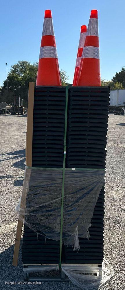 image for item DV1057 (250) 28"H safety cones