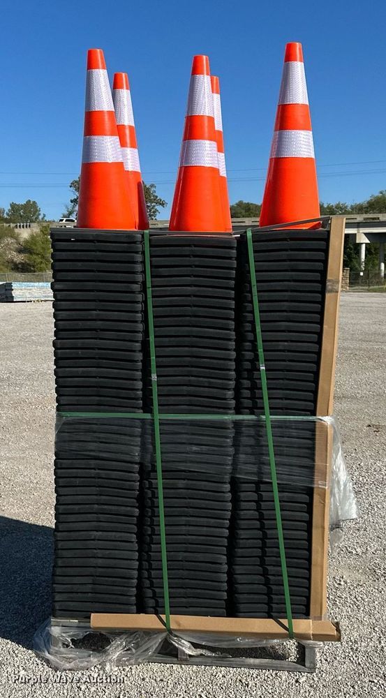 image for item DV1057 (250) 28"H safety cones