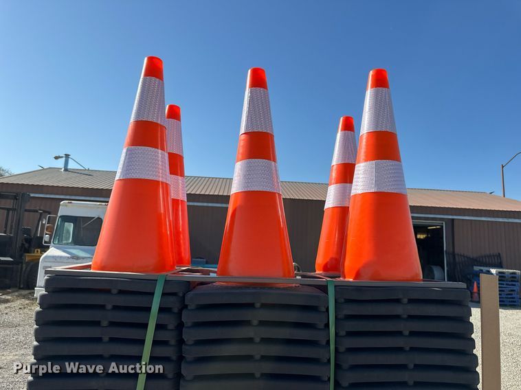 image for item DV1057 (250) 28"H safety cones