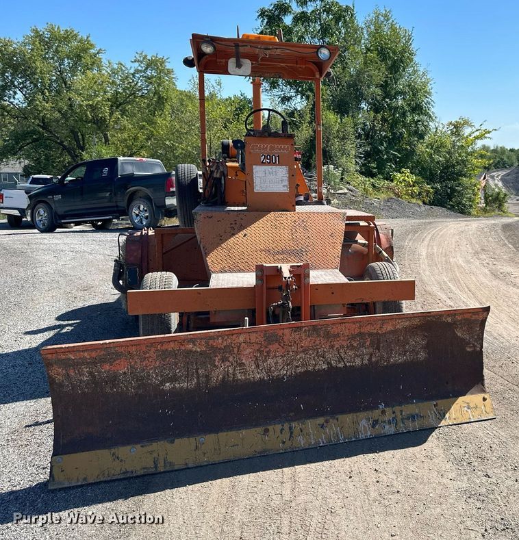 image for item DV1069 1998 Broce RJ350  broom