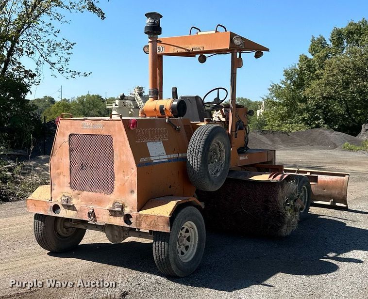 image for item DV1069 1998 Broce RJ350  broom