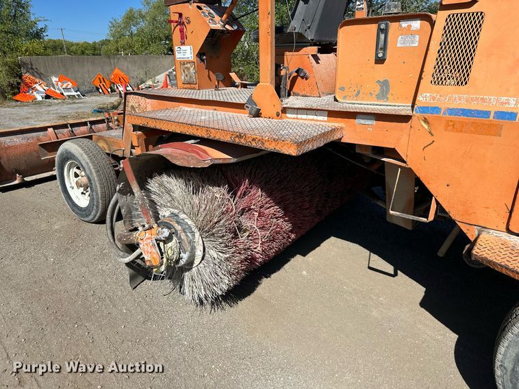 image for item DV1069 1998 Broce RJ350  broom