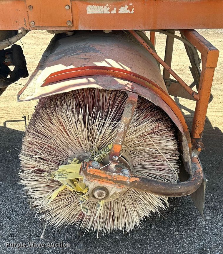 image for item DV1069 1998 Broce RJ350  broom