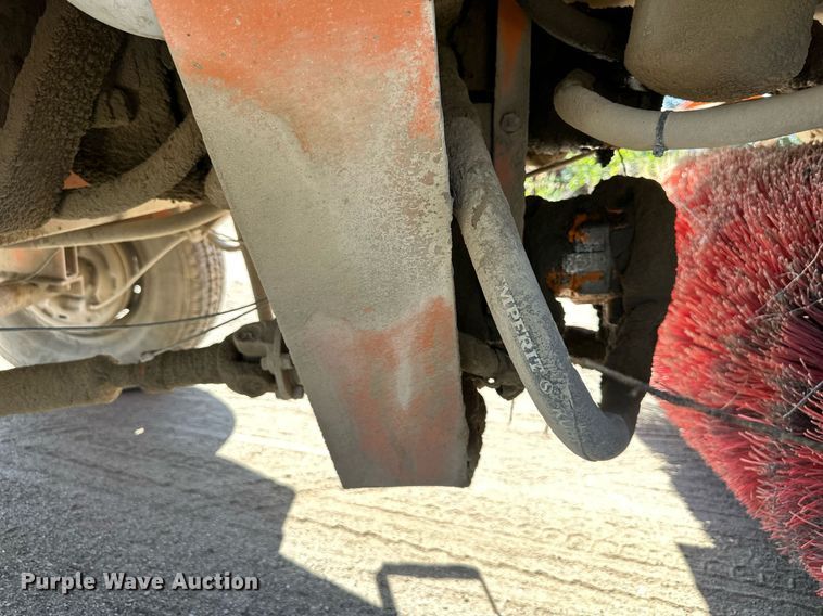 image for item DV1069 1998 Broce RJ350  broom