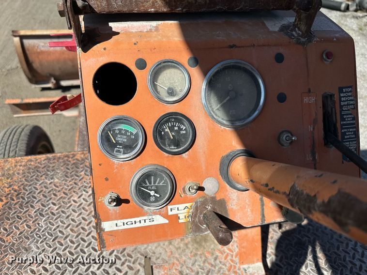 image for item DV1069 1998 Broce RJ350  broom