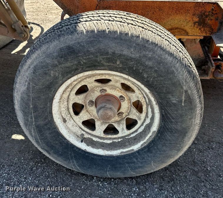 image for item DV1069 1998 Broce RJ350  broom