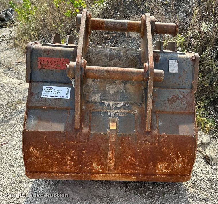 image for item DW2759 Esco  excavator bucket