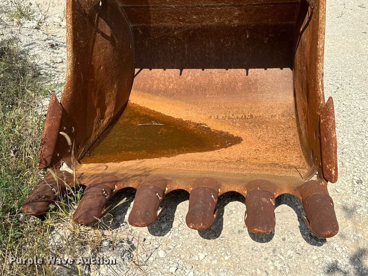 image for item DW2759 Esco  excavator bucket