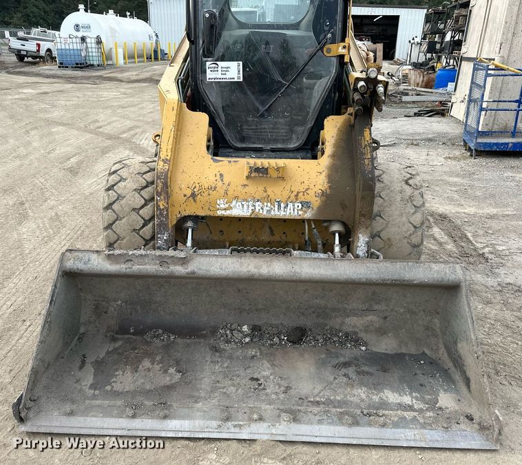 image for item DW2762 2012 Caterpillar 246C  skid steer loader