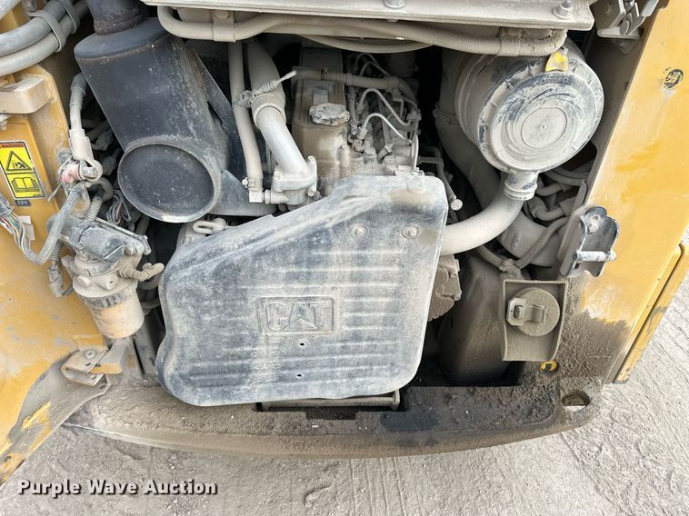 image for item DW2762 2012 Caterpillar 246C  skid steer loader