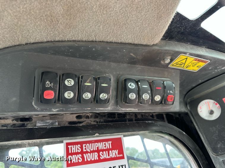 image for item DW2762 2012 Caterpillar 246C  skid steer loader