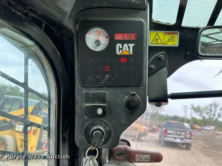 image for item DW2762 2012 Caterpillar 246C  skid steer loader