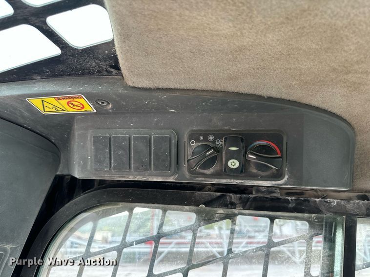 image for item DW2762 2012 Caterpillar 246C  skid steer loader