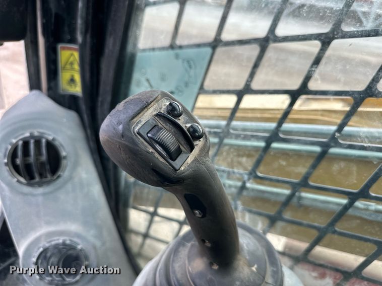 image for item DW2762 2012 Caterpillar 246C  skid steer loader