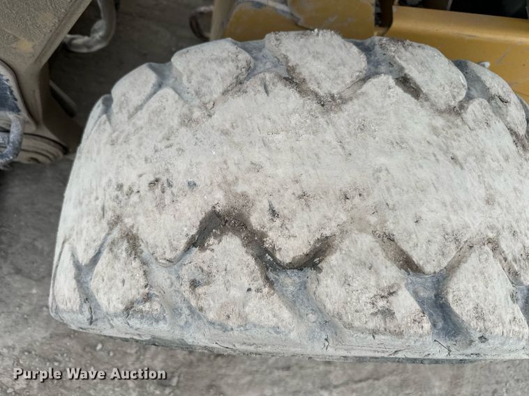 image for item DW2762 2012 Caterpillar 246C  skid steer loader