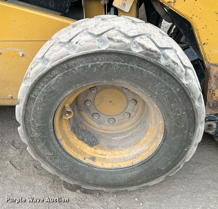 image for item DW2762 2012 Caterpillar 246C  skid steer loader