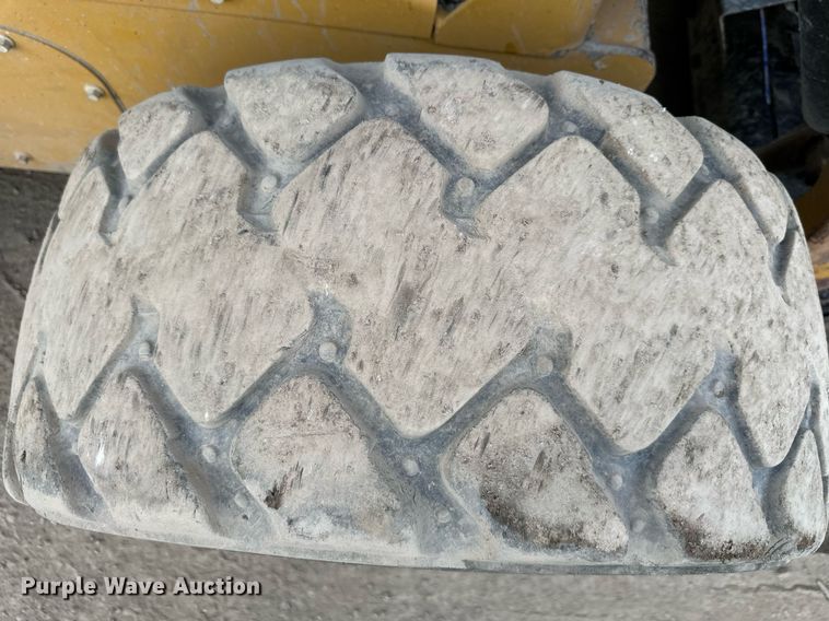 image for item DW2762 2012 Caterpillar 246C  skid steer loader