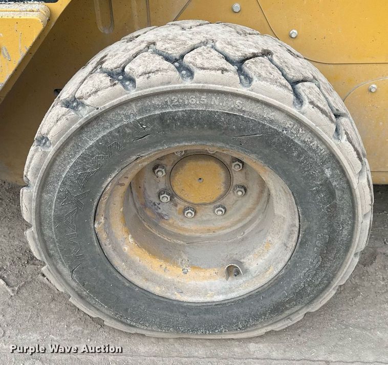 image for item DW2762 2012 Caterpillar 246C  skid steer loader