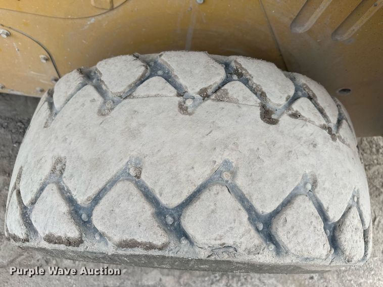 image for item DW2762 2012 Caterpillar 246C  skid steer loader