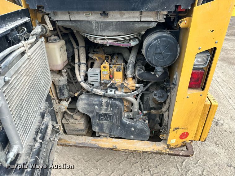 image for item DW2763 2017 Caterpillar 262D  skid steer loader