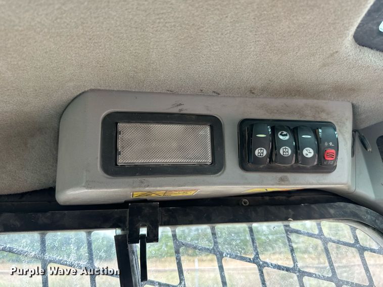 image for item DW2763 2017 Caterpillar 262D  skid steer loader