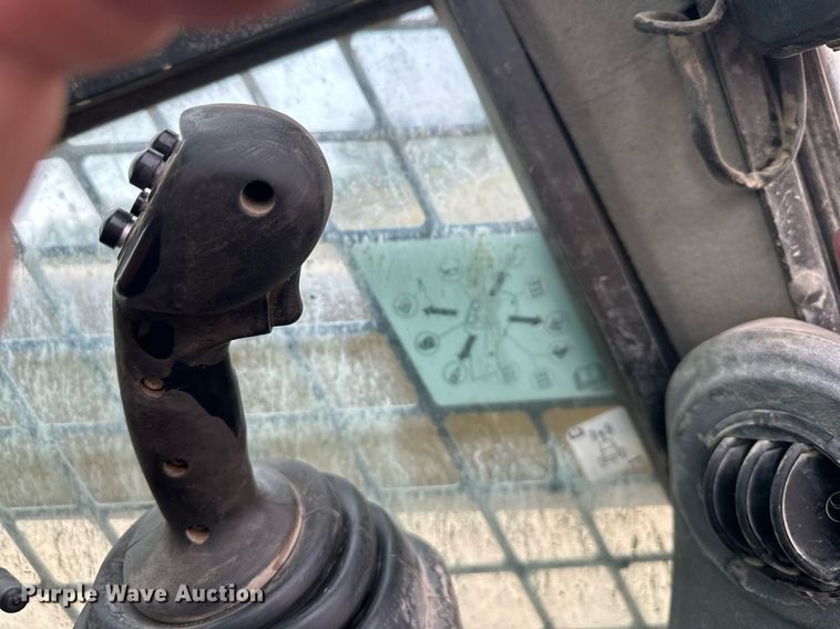 image for item DW2763 2017 Caterpillar 262D  skid steer loader