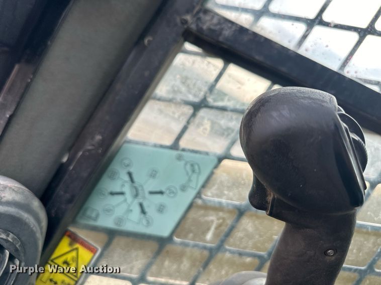 image for item DW2763 2017 Caterpillar 262D  skid steer loader