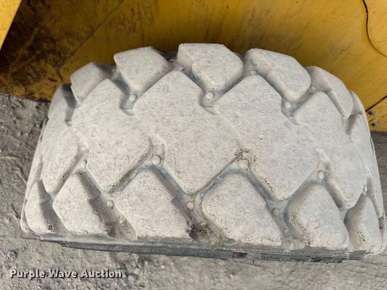 image for item DW2763 2017 Caterpillar 262D  skid steer loader